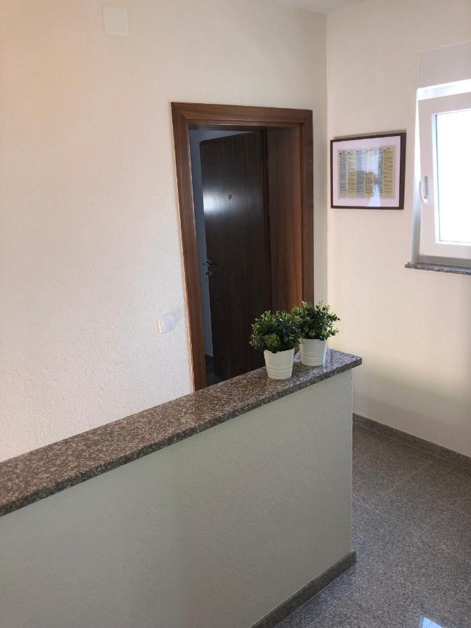 Apartmani Gavran Сукошан Экстерьер фото